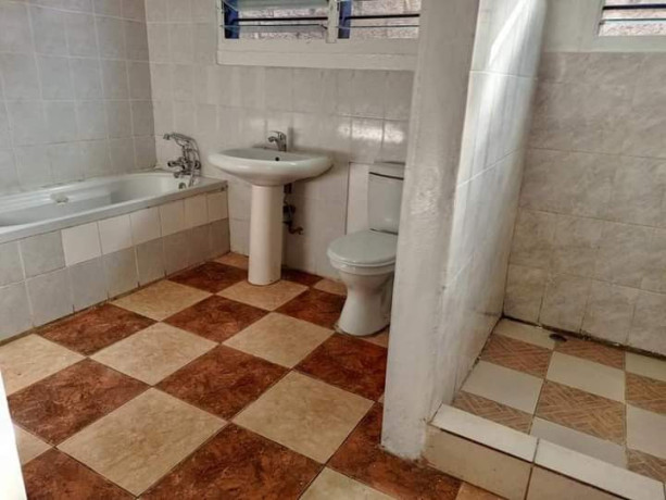 3-bedroom-flat-for-rent-in-chilenje-big-6