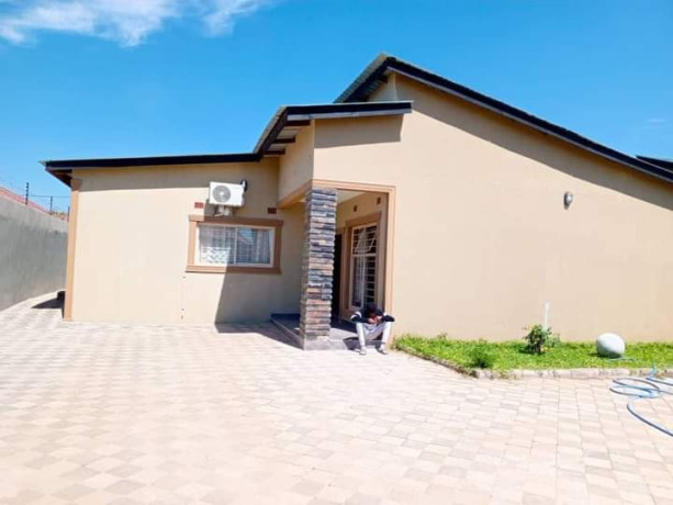 3-bedroom-flat-for-rent-in-chalala-big-6