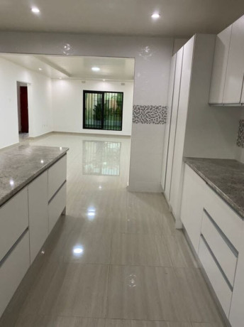3-bedroom-flat-for-rent-in-kabulonga-big-7