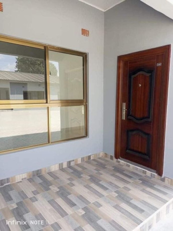 2-bedroom-flat-for-rent-in-makeni-big-1