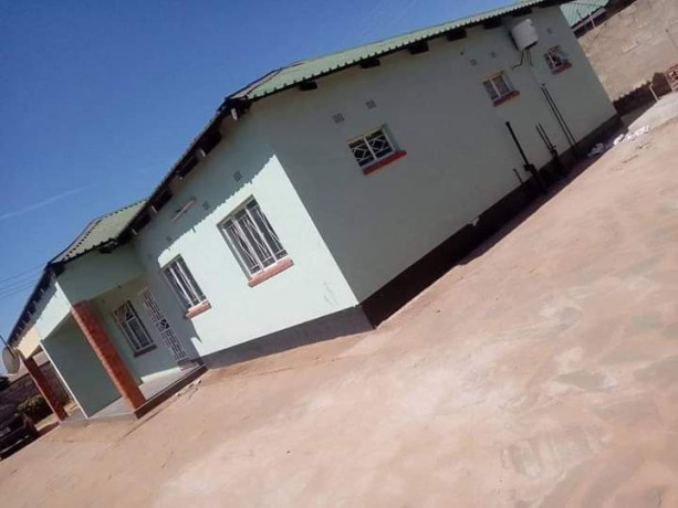 3-bedroom-flat-for-rent-in-chalala-big-3