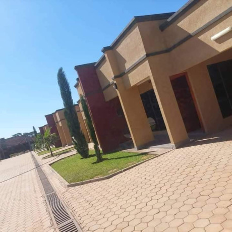 2-bedroom-flat-for-rent-in-makeni-big-1