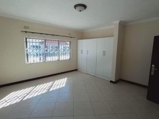 3-bedroom-flat-for-rent-in-makeni-big-2