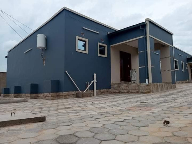 3-bedroom-flat-for-rent-in-chudleigh-big-1