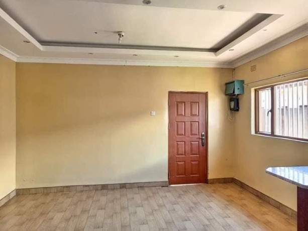 3-bedroom-flat-for-rent-in-makeni-big-7