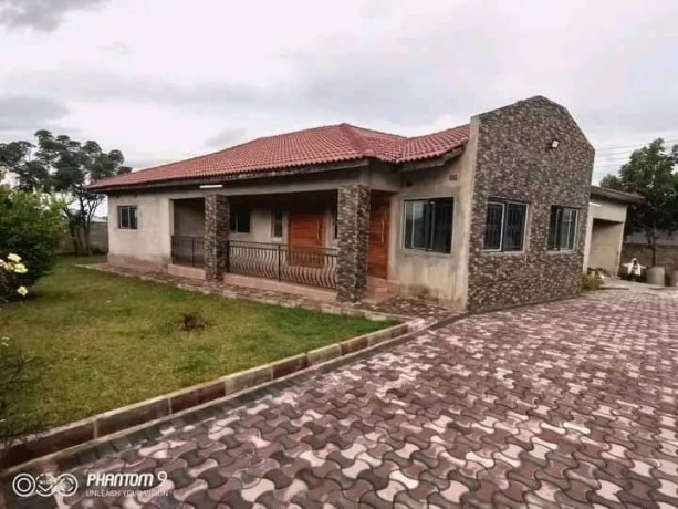 recently-built-3-bedroom-house-with-exciting-features-big-2