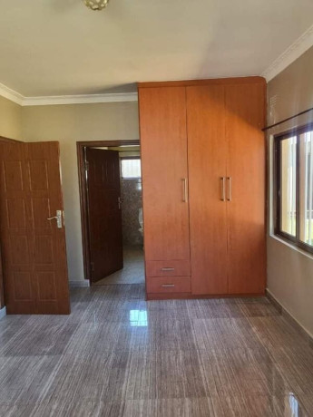 2-bedroom-flat-for-rent-in-meanwood-ibex-big-3