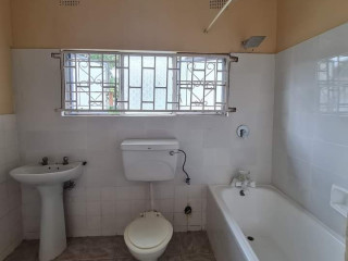 3-bedroom-flat-for-rent-in-kabulonga