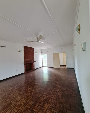 3-bedroom-flat-for-rent-in-kabulonga-big-7