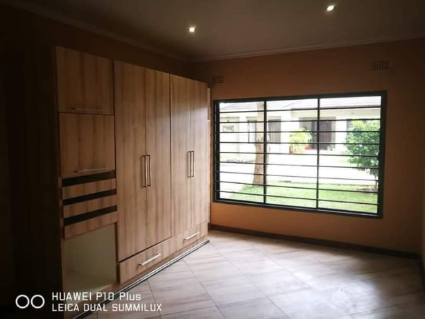 3-bedroom-flat-for-rent-in-makeni-big-4
