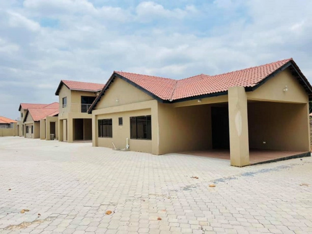 3-bedroom-houses-for-rent-in-roma-big-7