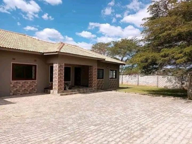 3-bedroom-for-rent-in-makeni-big-0