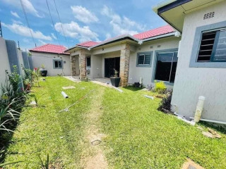 2-bedroom-flat-for-rent-in-ibex-meanwood