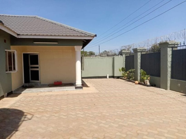 3-bedroom-house-for-rent-in-chalala-big-2