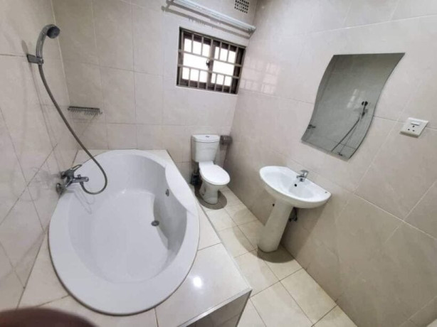 2-bedroom-flat-for-rent-in-chalala-big-3