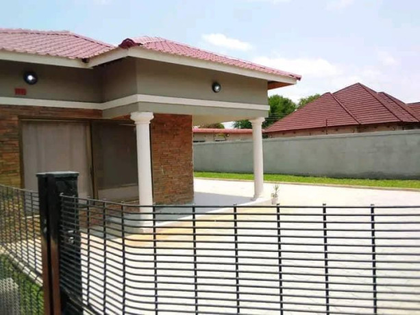 2-bedroom-flat-for-rent-in-meanwood-ibex-big-0