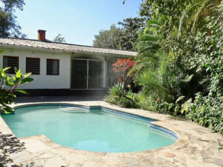 beautiful-property-with-swimming-pool-and-stunning-garden