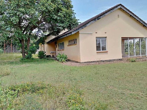 3-bedroomed-house-for-rent-in-ibex-hill-big-8