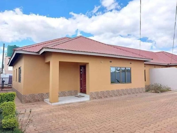 3-bedroomed-flat-for-rent-in-chalala-big-5