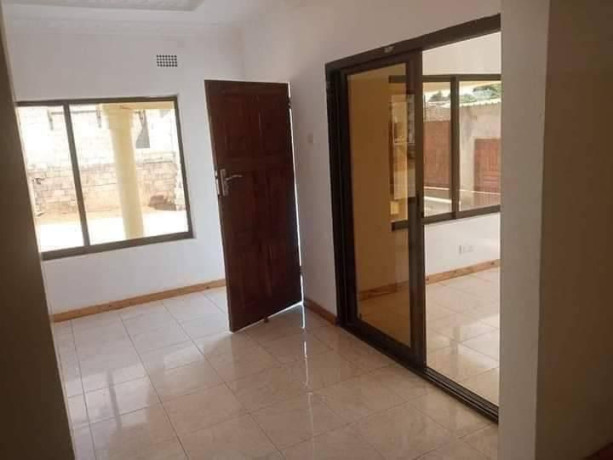 3-bedroom-flat-for-rent-in-roma-big-3