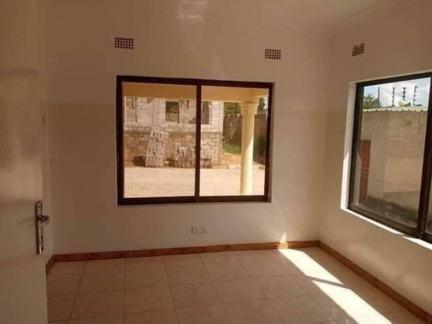 3-bedroom-flat-for-rent-in-roma-big-1