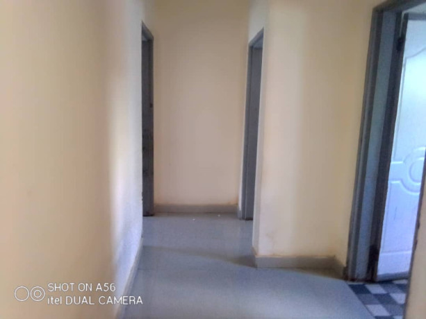 2-bedroom-flat-for-rent-in-meanwood-big-2