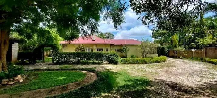 4-bedroom-house-for-rent-big-0