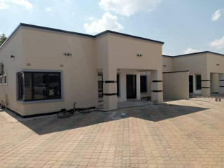 3-bedroom-flat-for-rent-in-meanwood-ibex