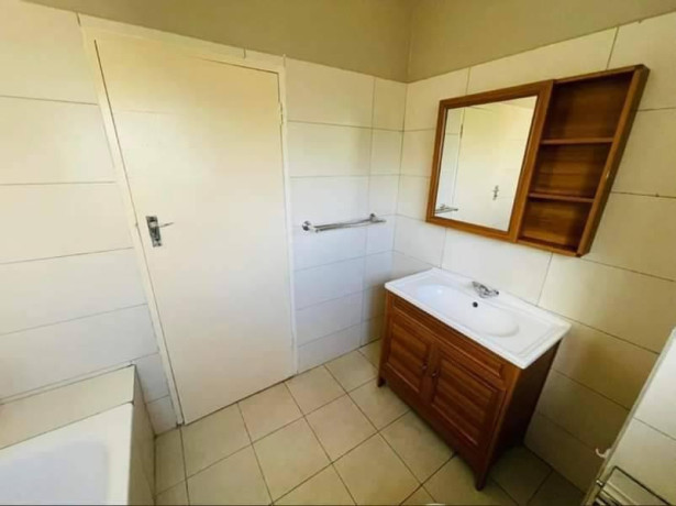 3-bedroom-stand-alone-house-for-rent-in-roma-big-6