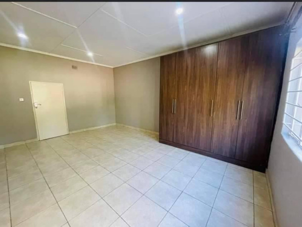 3-bedroom-stand-alone-house-for-rent-in-roma-big-1