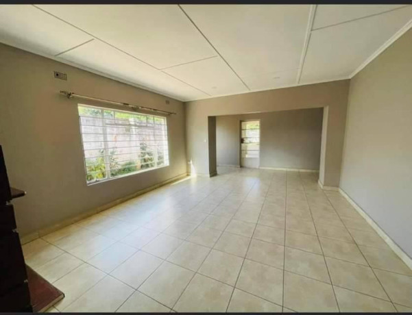 3-bedroom-stand-alone-house-for-rent-in-roma-big-3