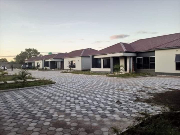 3-bedroom-house-for-rent-in-waterfalls-big-2