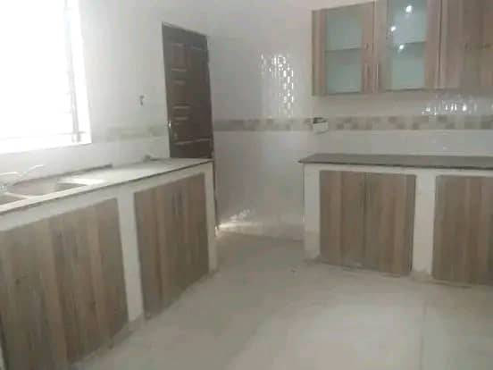 stunning-flat-with-master-bedroom-in-serene-location-big-4