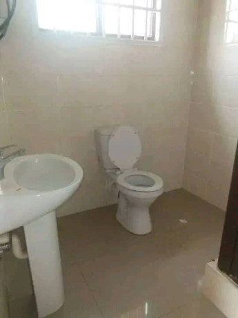 stunning-flat-with-master-bedroom-in-serene-location-big-3