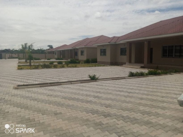 modern-flats-in-secure-area-big-9