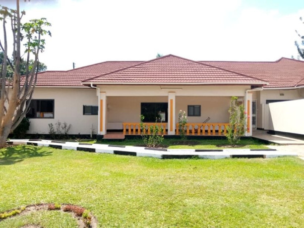 4-bedroom-commercial-property-for-rent-in-jesmondine-big-0