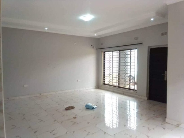 2-bedroom-flat-for-rent-in-chalala-big-7