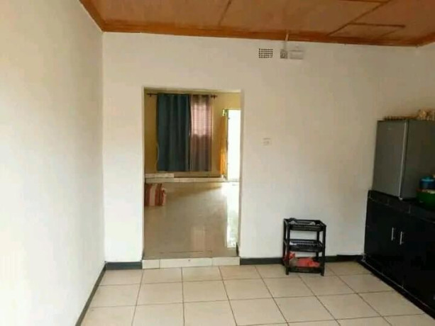 2-bedroom-flat-for-rent-in-avondale-big-5