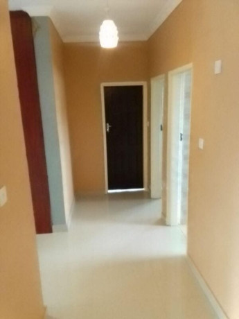 2-bedroom-flat-for-rent-in-meanwood-big-4