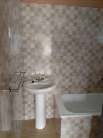 2-bedroom-flat-for-rent-in-meanwood-big-6