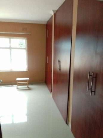 2-bedroom-flat-for-rent-in-meanwood-big-8