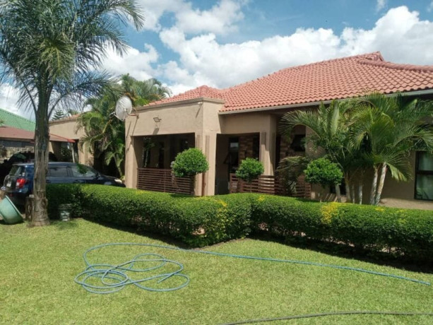 executive-4-bedroomed-standalone-house-for-rent-big-1