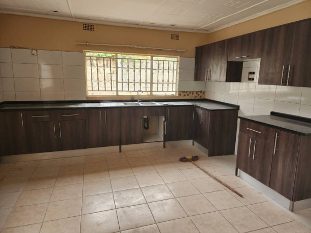 executive-4-bedroomed-standalone-house-for-rent-big-2