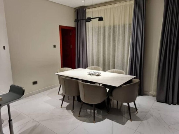 3-bedroom-villa-for-rent-in-rhodespark-big-2