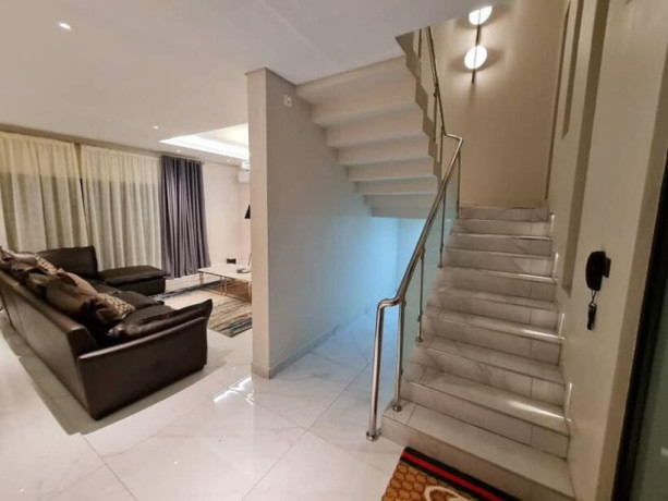 3-bedroom-villa-for-rent-in-rhodespark-big-1