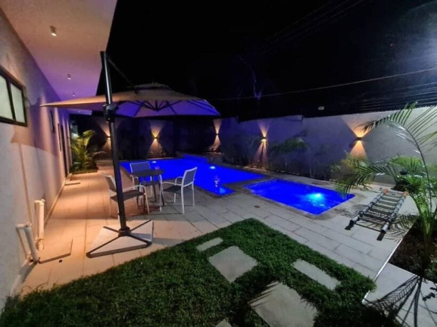 3-bedroom-villa-for-rent-in-rhodespark-big-0