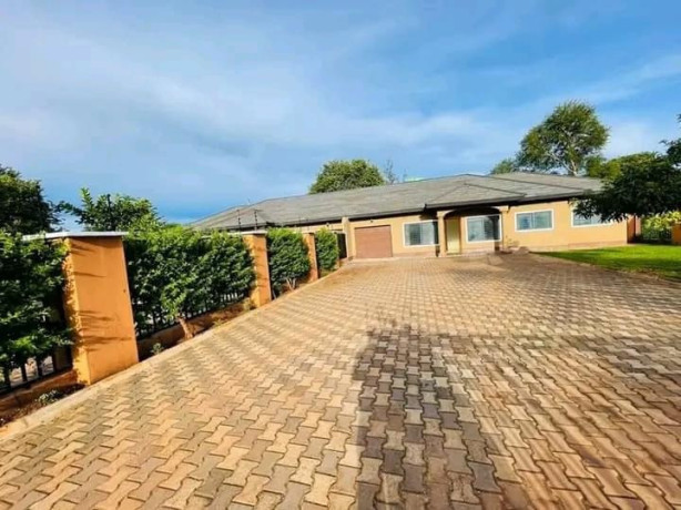 3-bedroom-flat-for-rent-in-ibex-meanwood-big-0