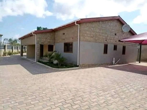 2-bedroom-flat-for-rent-in-lilayi-big-7