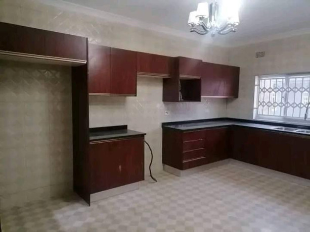 executive-3-bedroom-flat-for-rent-in-lilayi-big-4