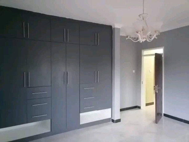 executive-3-bedroom-flat-for-rent-in-lilayi-big-6